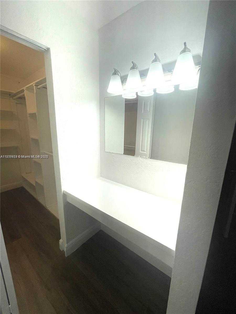 Small Image of 1251 NORTH EAST 108TH ST #603, Miami Number 5