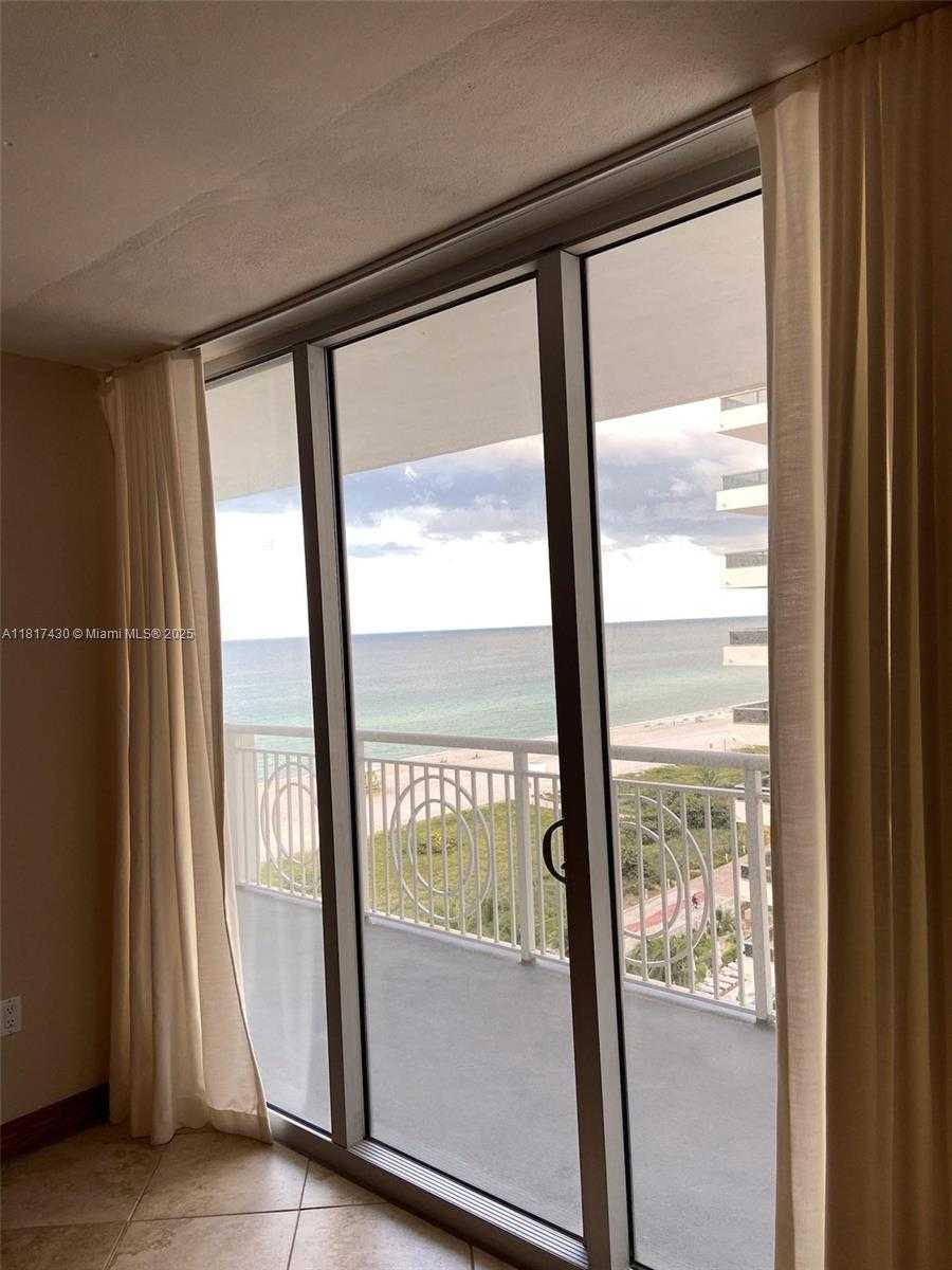 Small Image of 5825 COLLINS AVE #11H, Miami Beach Number 11