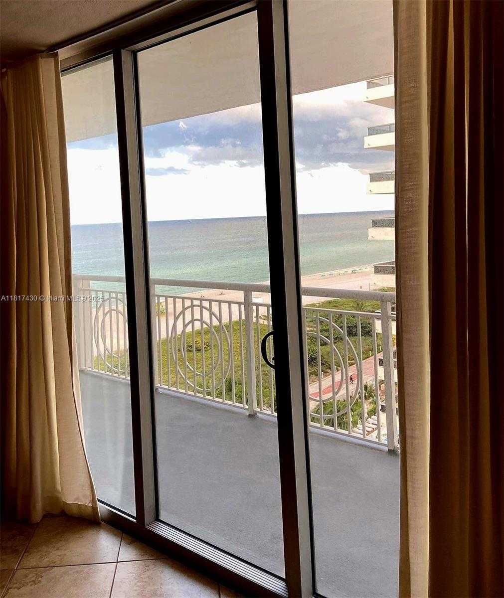 Small Image of 5825 COLLINS AVE #11H, Miami Beach Number 14