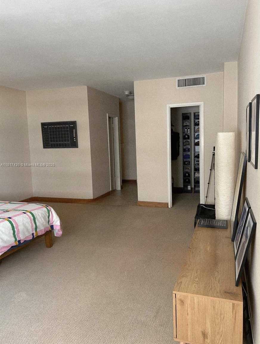 Small Image of 5825 COLLINS AVE #11H, Miami Beach Number 15