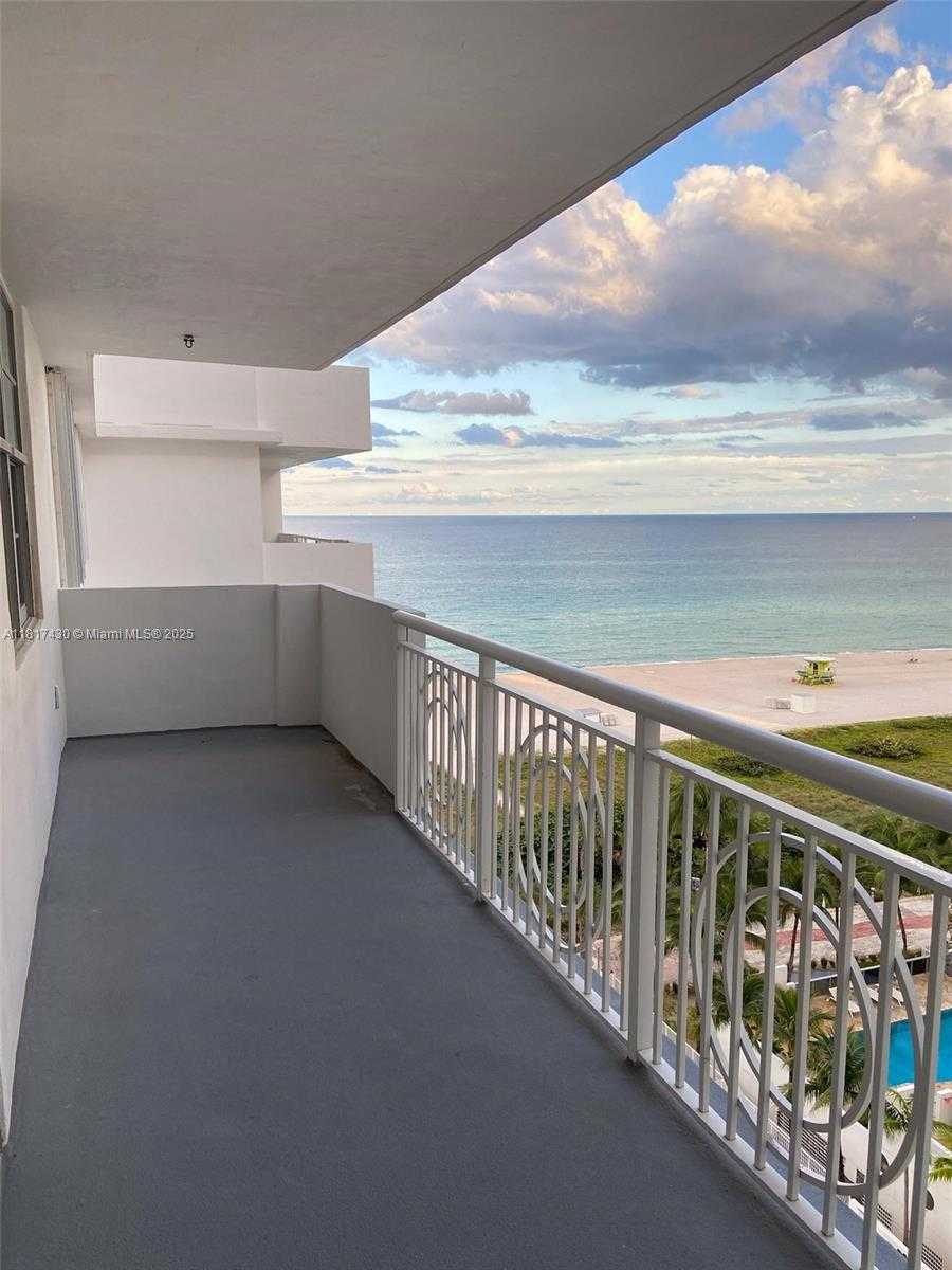 Small Image of 5825 COLLINS AVE #11H, Miami Beach Number 2