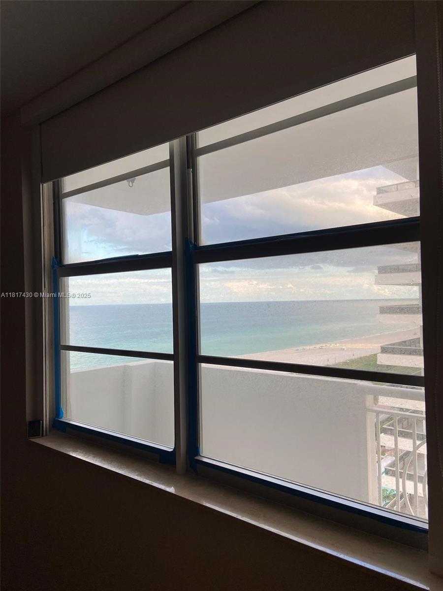 Small Image of 5825 COLLINS AVE #11H, Miami Beach Number 9