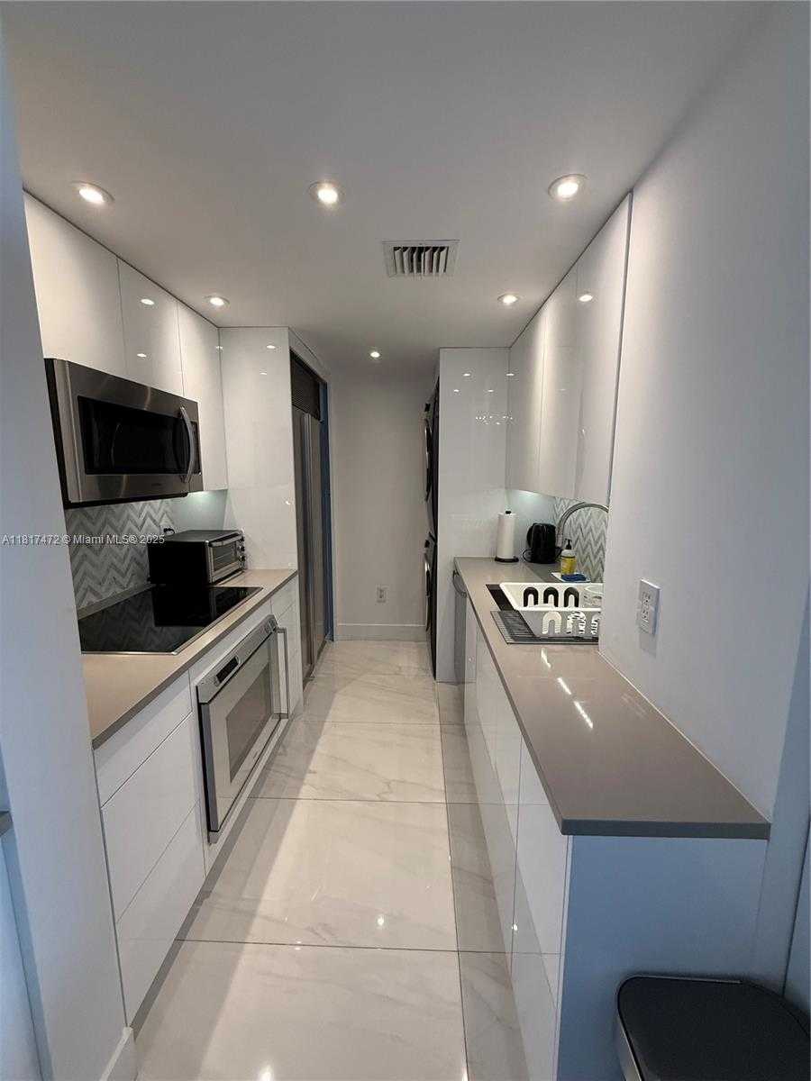 Small Image of 10275 COLLINS AVE #434, Bal Harbour Number 5