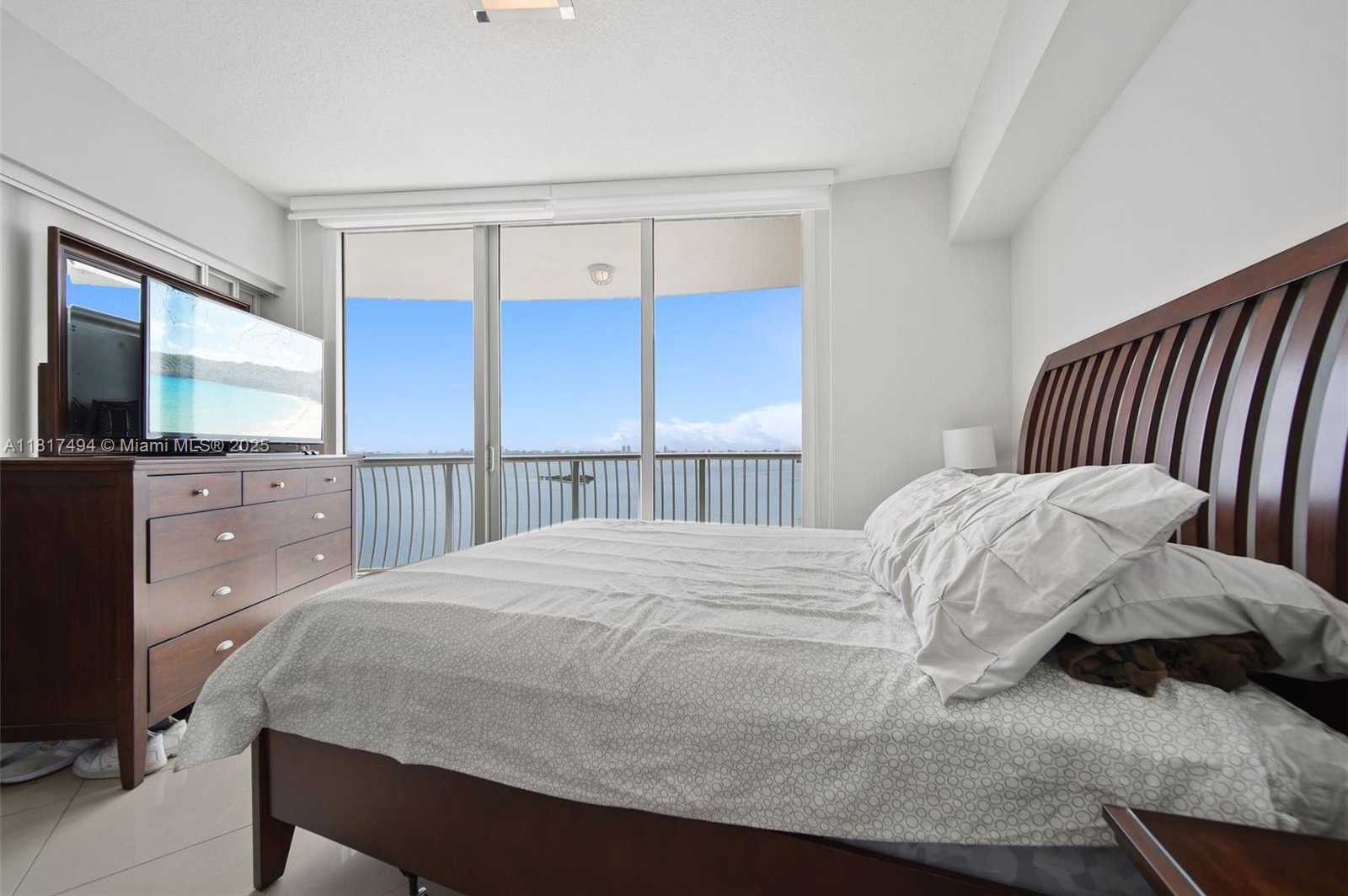 Small Image of 1750 NORTH BAYSHORE DR #2701, Miami Number 14
