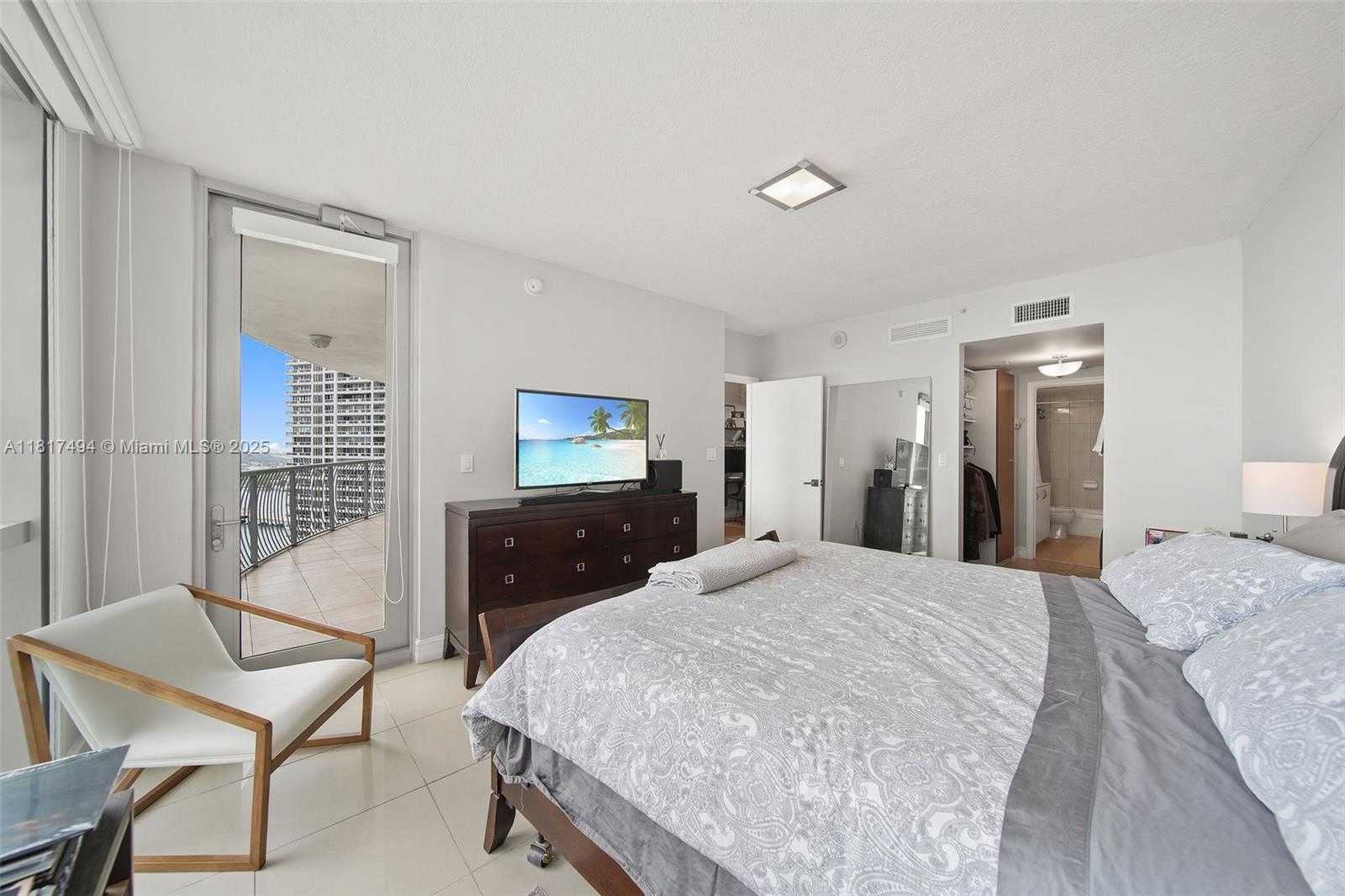 Small Image of 1750 NORTH BAYSHORE DR #2701, Miami Number 9