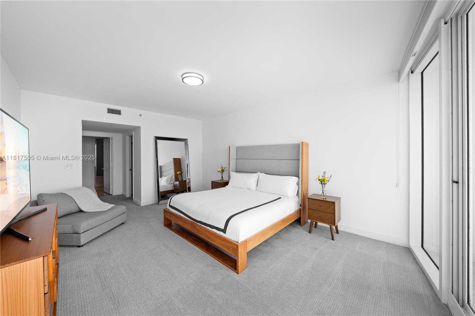 Small Image of 1643 BRICKELL AVE #2203, Miami Number 26