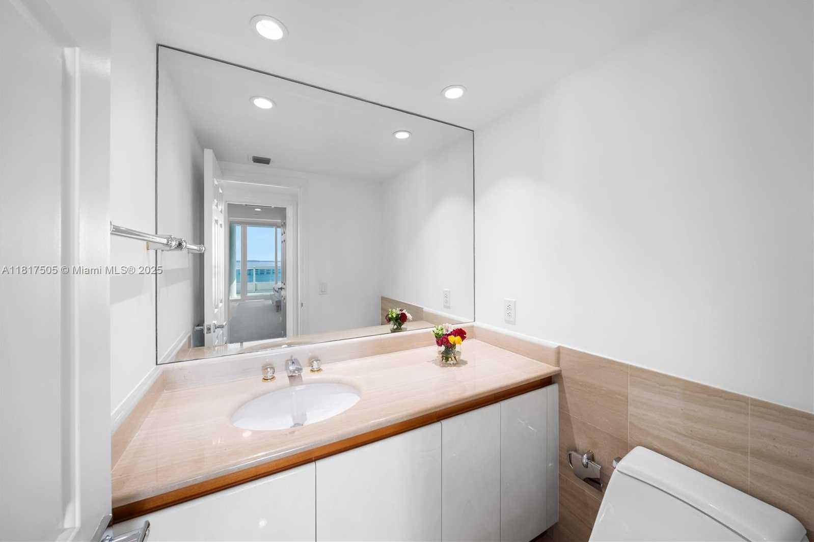 Small Image of 1643 BRICKELL AVE #2203, Miami Number 31