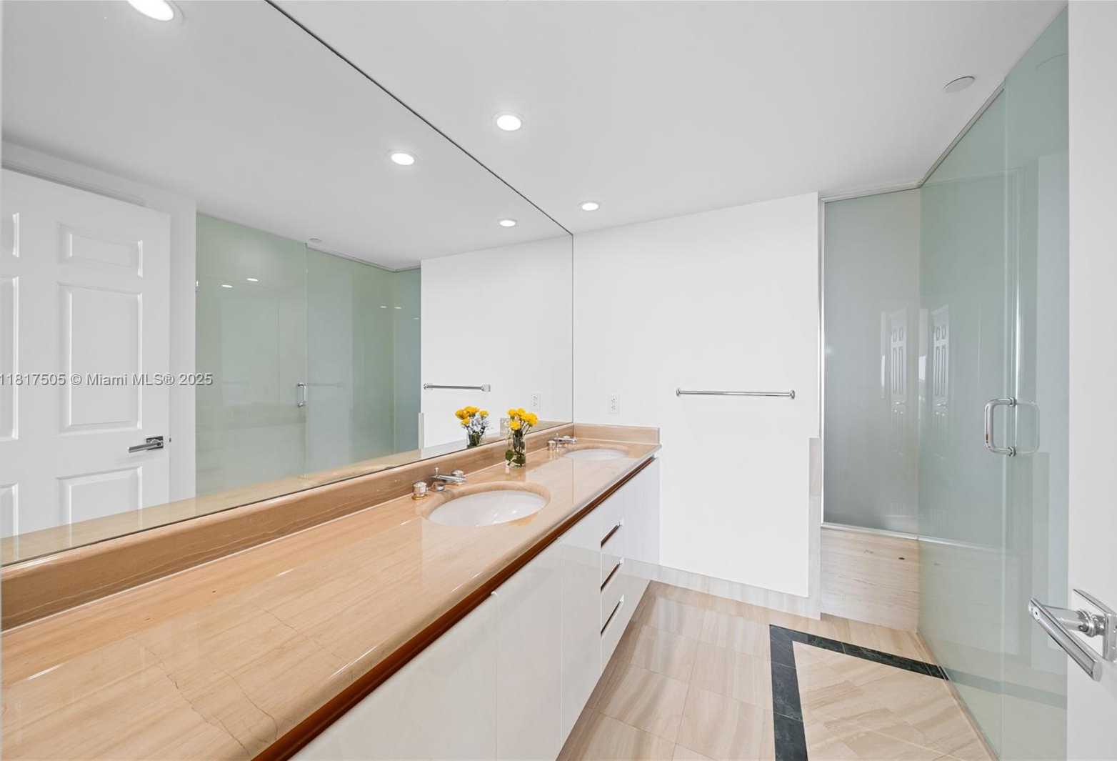 Small Image of 1643 BRICKELL AVE #2203, Miami Number 8