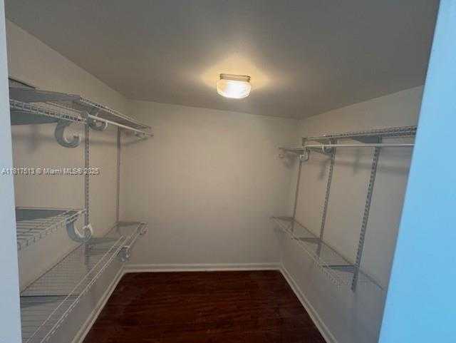 Small Image of 2101 Brickell Ave, Miami, FL 33129, USA Number 16