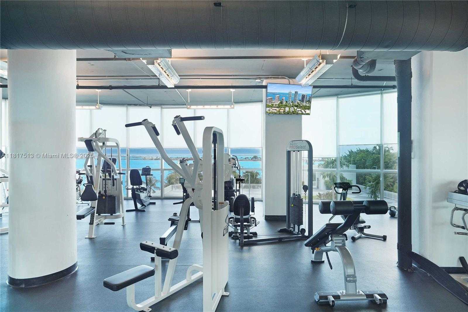 Small Image of 2101 Brickell Ave, Miami, FL 33129, USA Number 7