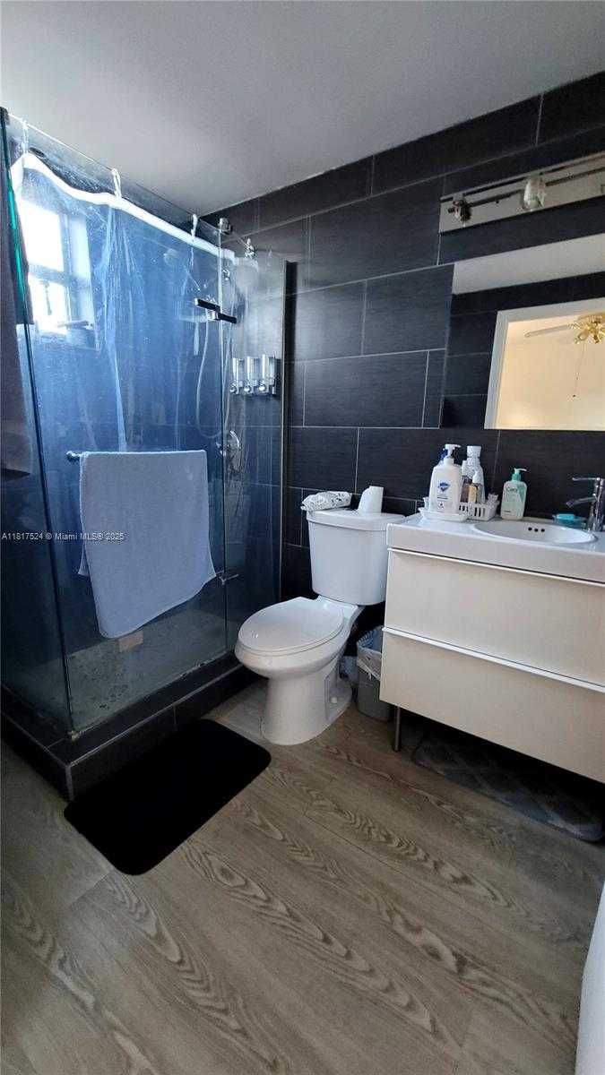 Small Image of 8017 LAKE DR #103, Doral Number 17