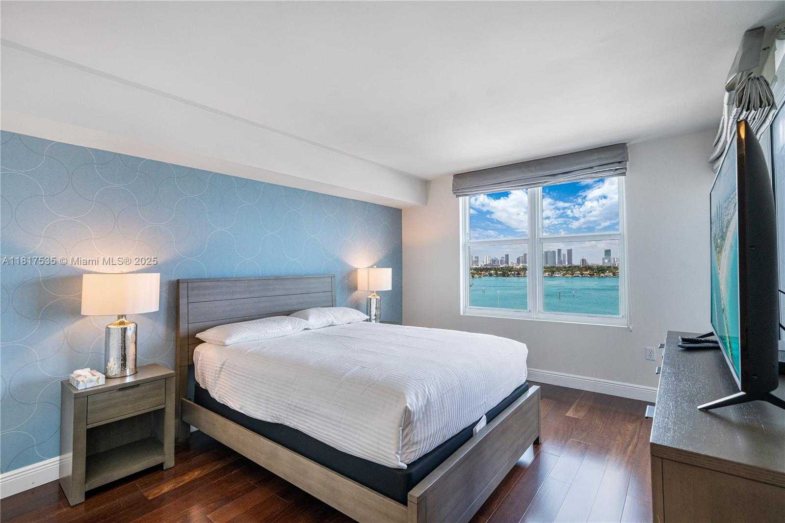 Small Image of 1900 SUNSET HARBOUR DR #1012, Miami Beach Number 19