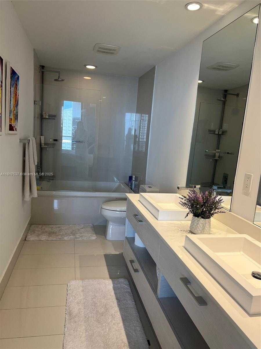 Small Image of 45 SOUTH WEST 9TH ST #2702, Miami Number 10