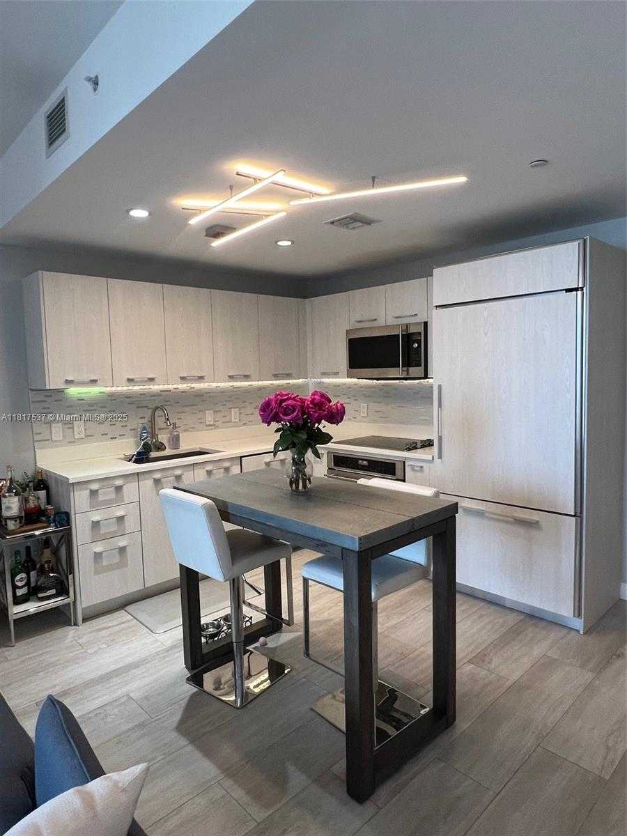 Small Image of 45 SOUTH WEST 9TH ST #2702, Miami Number 5