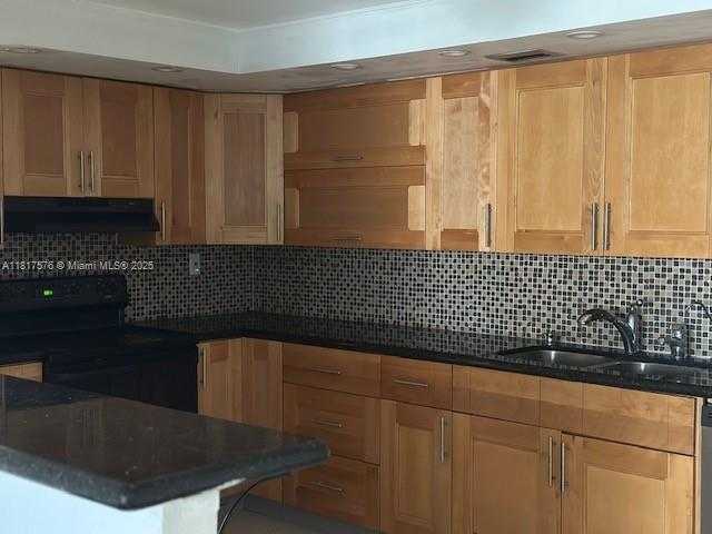 Small Image of 600 THREE ISLANDS BLVD #311, Hallandale Beach Number 13