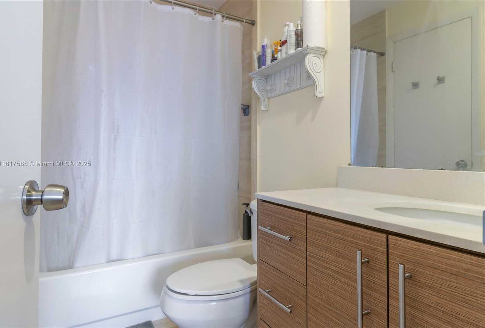 Small Image of 21376 MARINA COVE CIR #12-C, Aventura Number 17