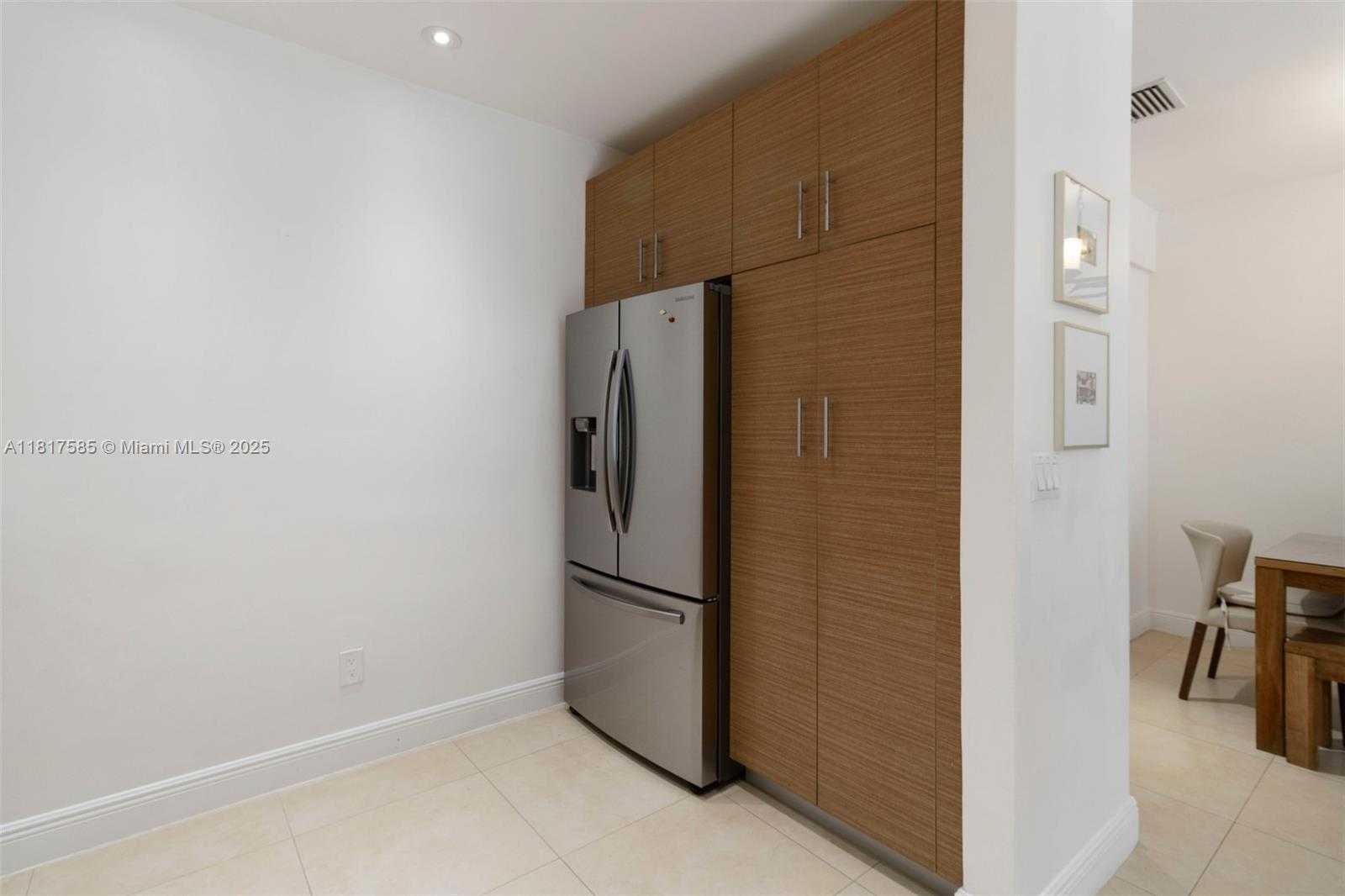 Small Image of 21376 MARINA COVE CIR #12-C, Aventura Number 7