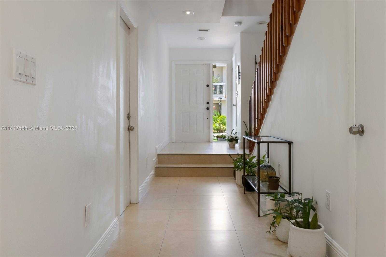 Small Image of 21376 MARINA COVE CIR #12-C, Aventura Number 8