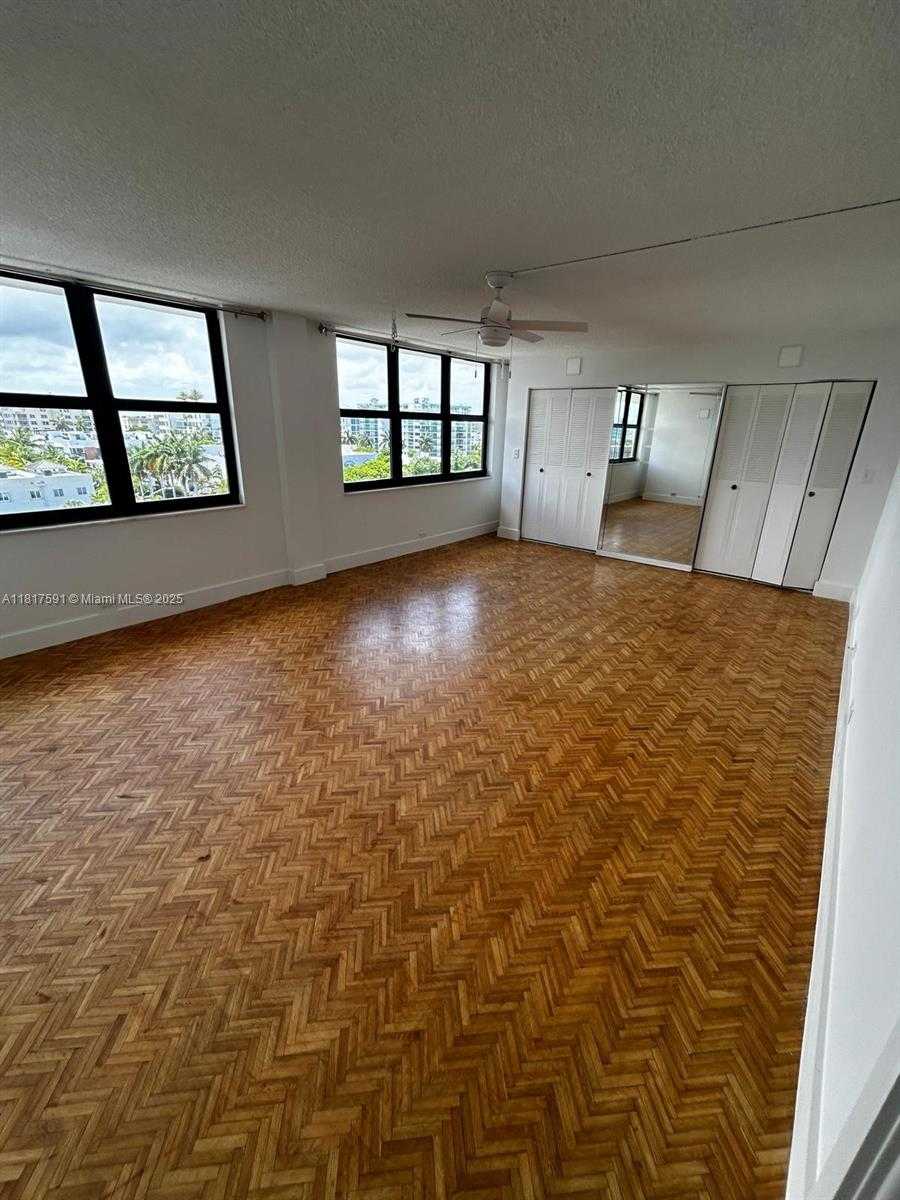 Small Image of 10101 EAST BAY HARBOR DR #710, Bay Harbor Islands Number 11