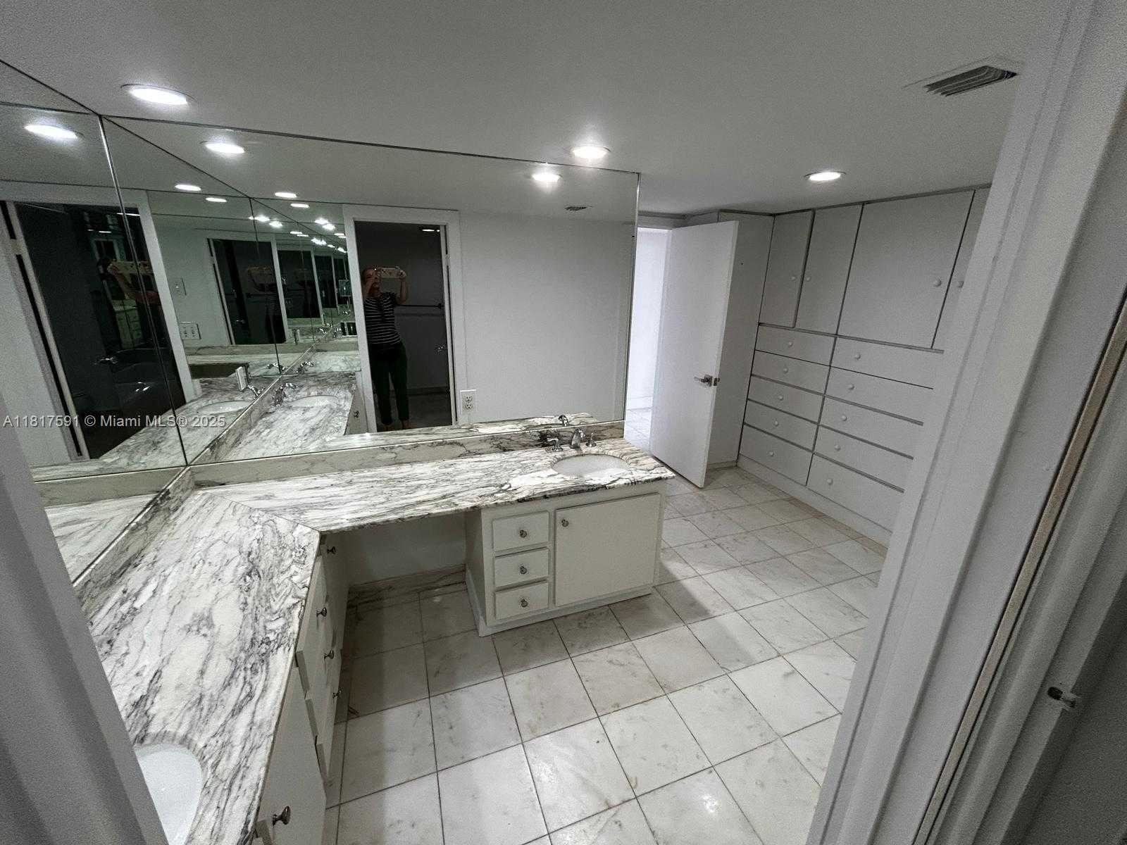 Small Image of 10101 EAST BAY HARBOR DR #710, Bay Harbor Islands Number 17