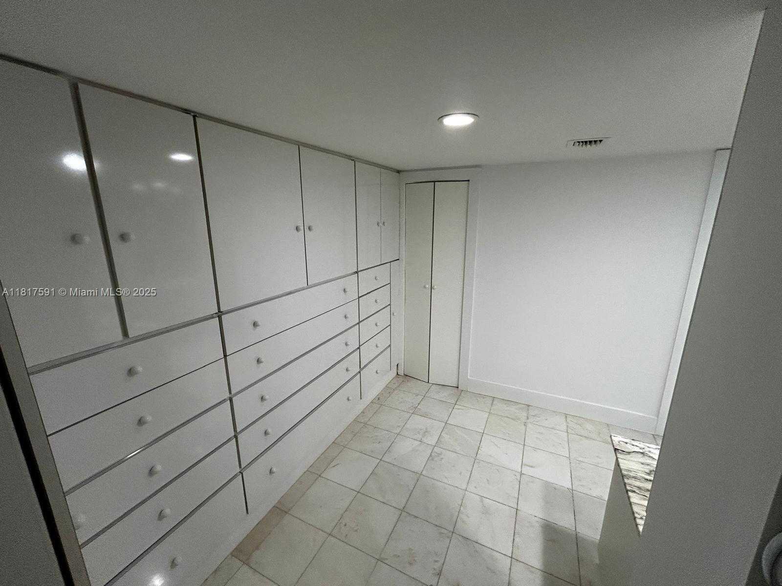 Small Image of 10101 EAST BAY HARBOR DR #710, Bay Harbor Islands Number 19