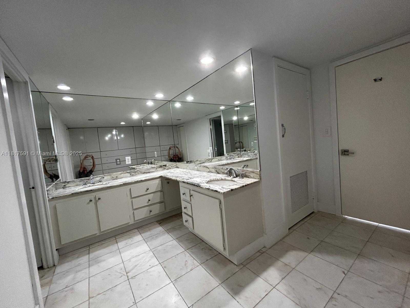 Small Image of 10101 EAST BAY HARBOR DR #710, Bay Harbor Islands Number 20