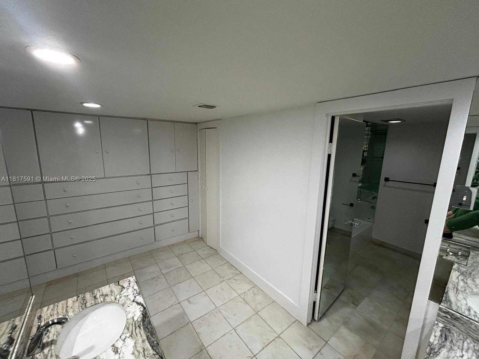 Small Image of 10101 EAST BAY HARBOR DR #710, Bay Harbor Islands Number 21