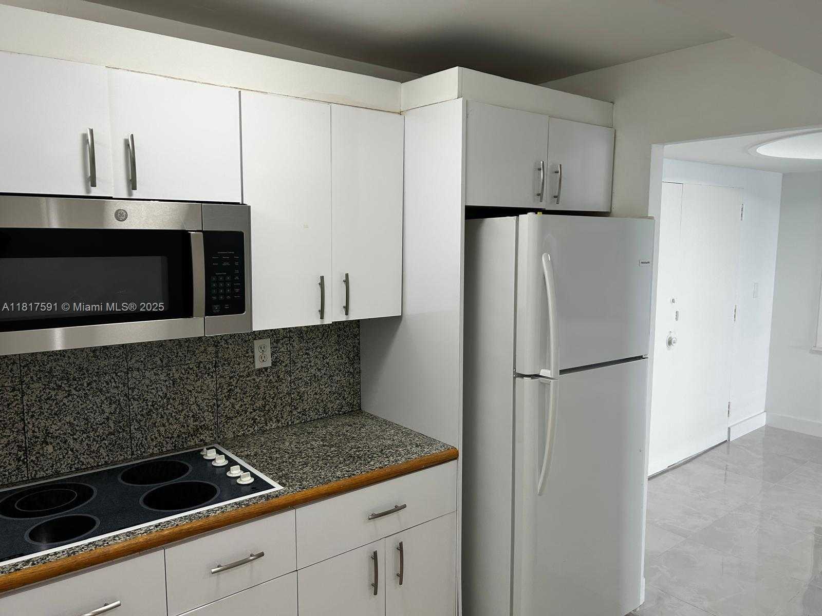 Small Image of 10101 EAST BAY HARBOR DR #710, Bay Harbor Islands Number 31