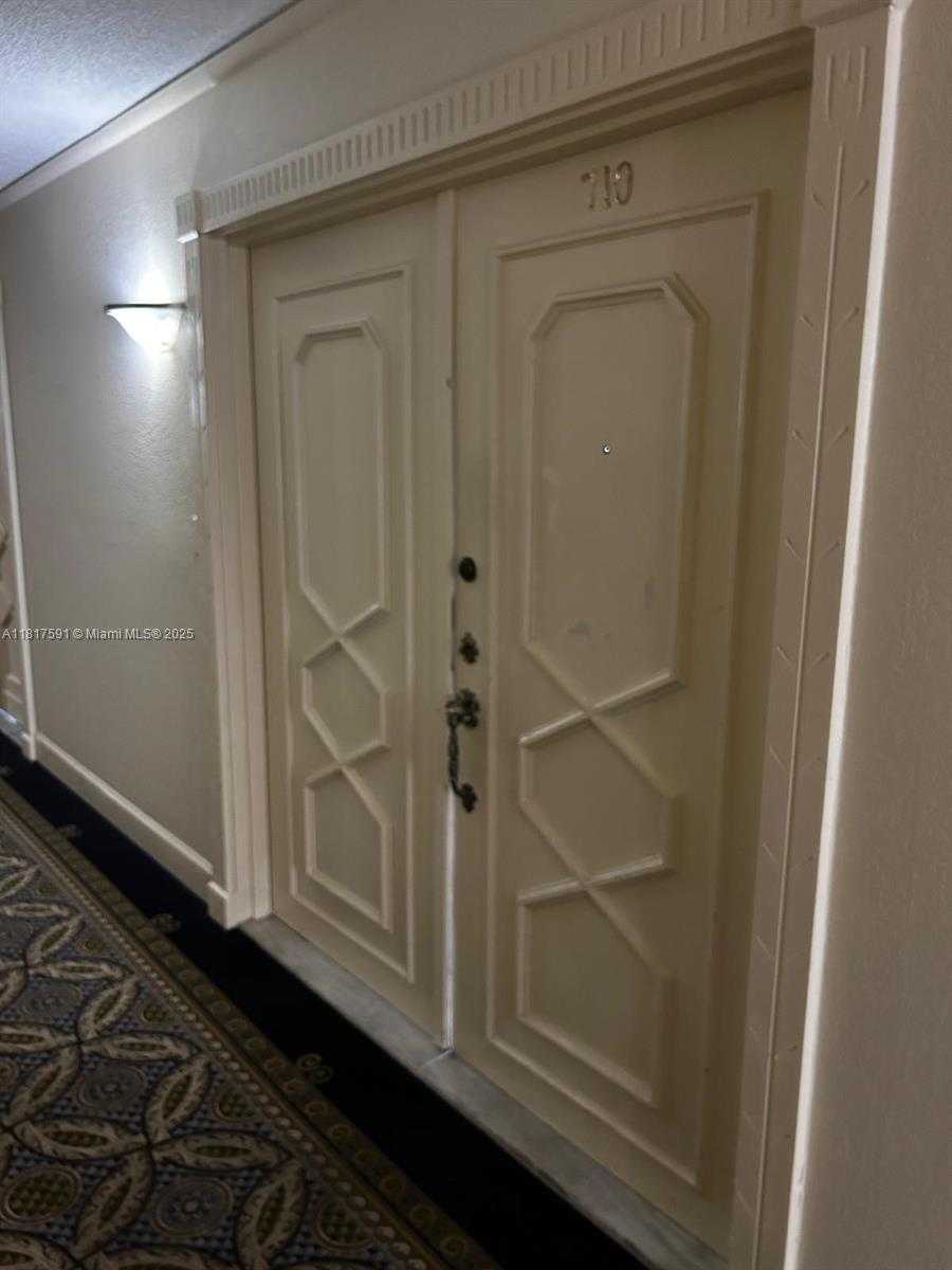 Small Image of 10101 EAST BAY HARBOR DR #710, Bay Harbor Islands Number 32