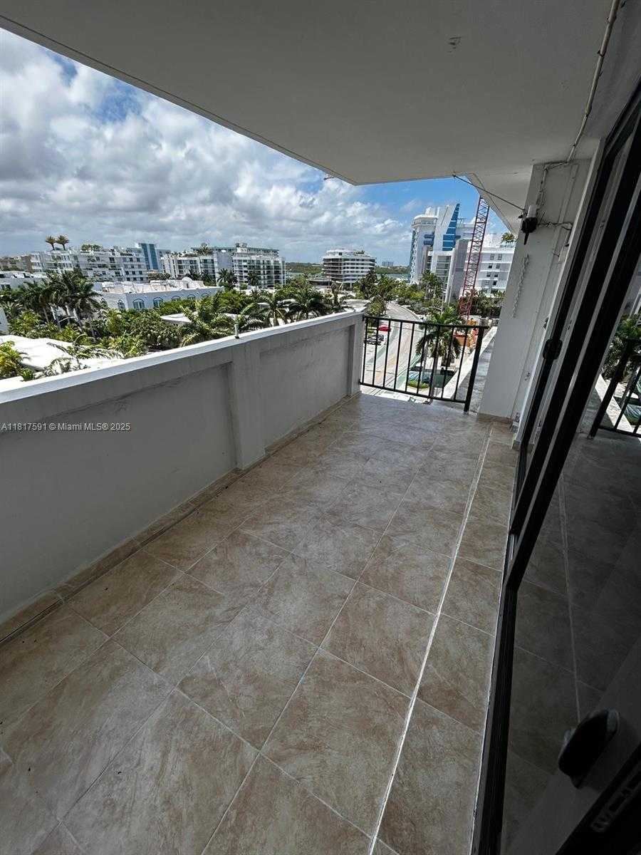 Small Image of 10101 EAST BAY HARBOR DR #710, Bay Harbor Islands Number 33