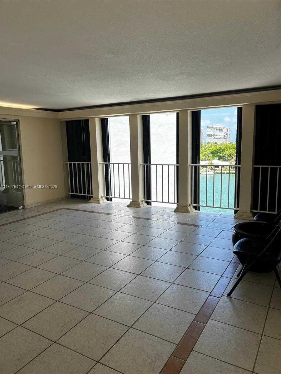 Small Image of 10101 EAST BAY HARBOR DR #710, Bay Harbor Islands Number 39