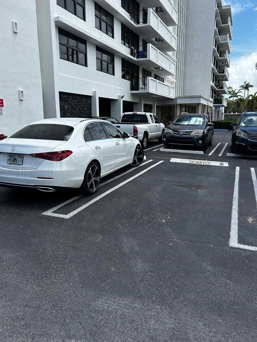Small Image of 10101 EAST BAY HARBOR DR #710, Bay Harbor Islands Number 45