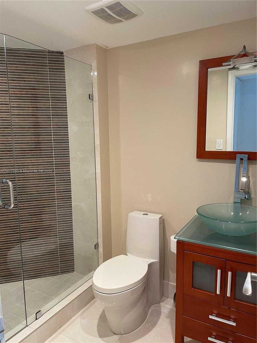 Small Image of 6767 COLLINS AVE #907, Miami Beach Number 22