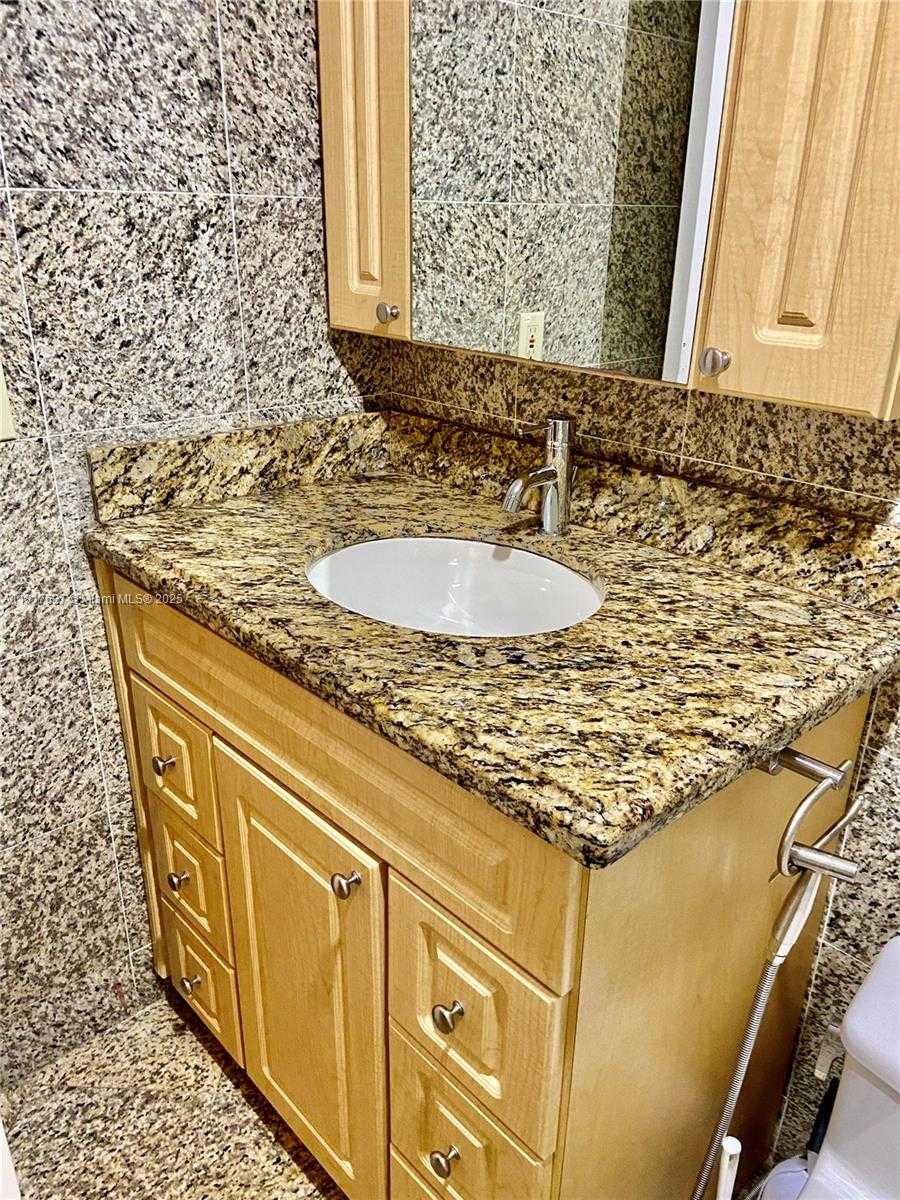 Small Image of 19201 COLLINS #441, Sunny Isles Beach Number 16