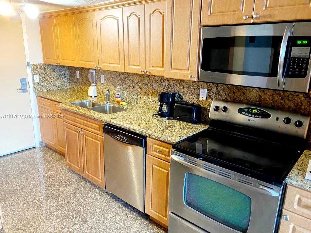 Small Image of 19201 COLLINS #441, Sunny Isles Beach Number 5
