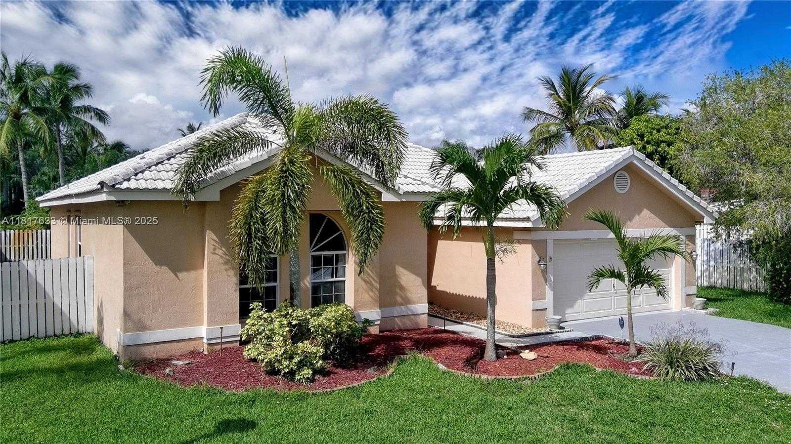 Small Image of 17820 NORTH WEST 16TH ST #17820, Pembroke Pines Number 2