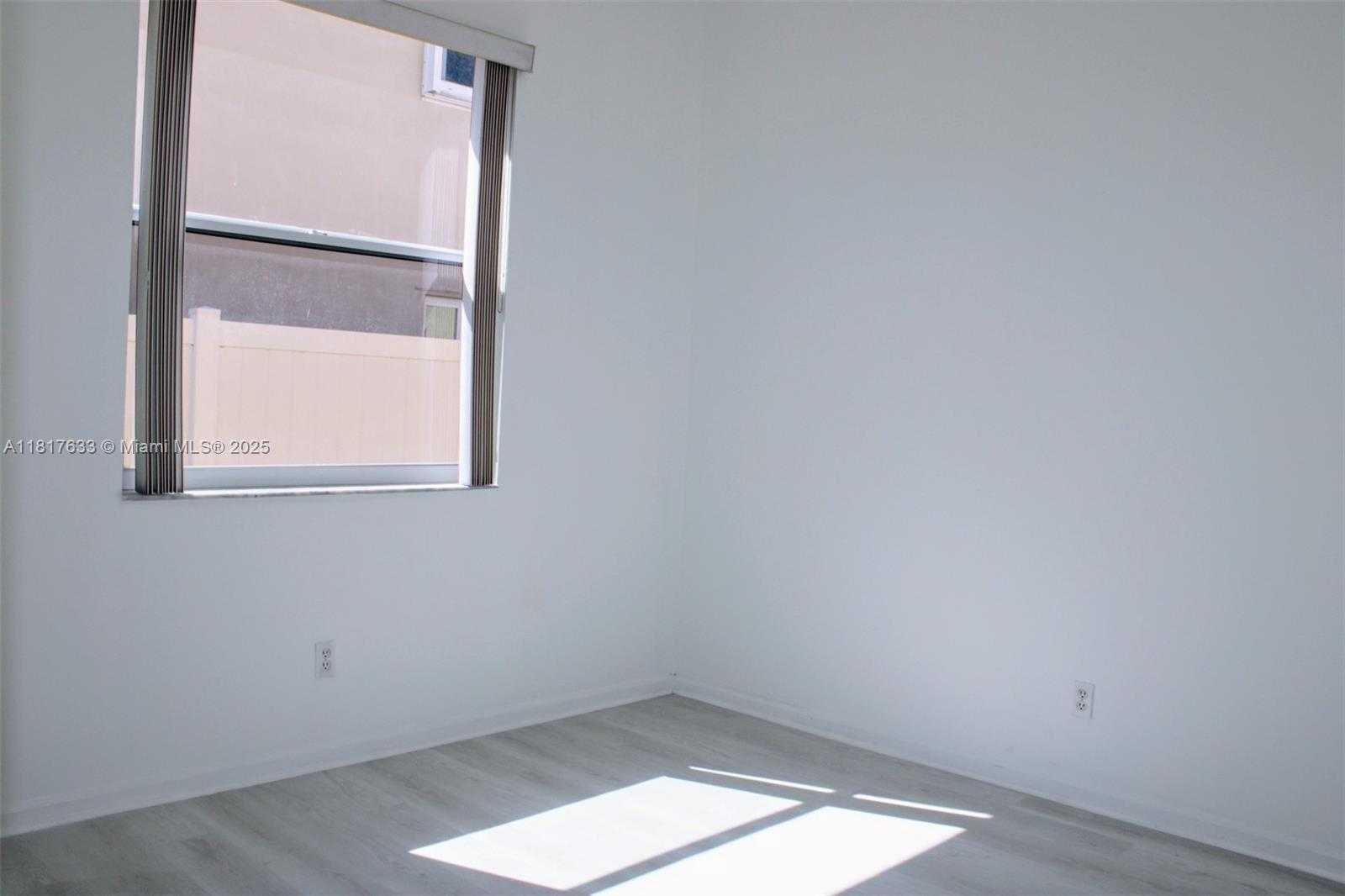 Small Image of 17820 NORTH WEST 16TH ST #17820, Pembroke Pines Number 28