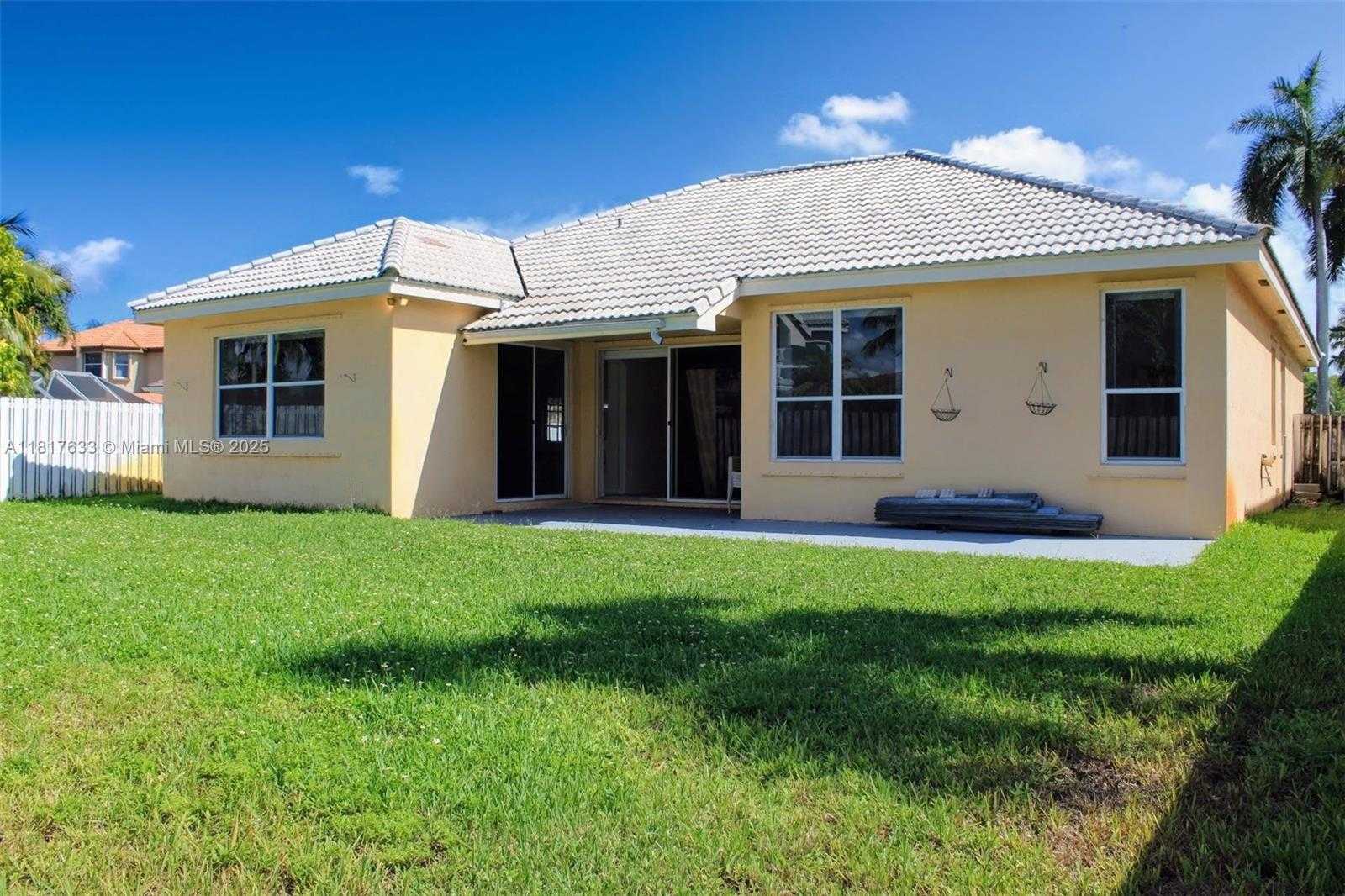 Small Image of 17820 NORTH WEST 16TH ST #17820, Pembroke Pines Number 37