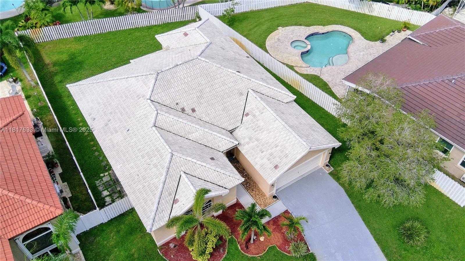 Small Image of 17820 NORTH WEST 16TH ST #17820, Pembroke Pines Number 38