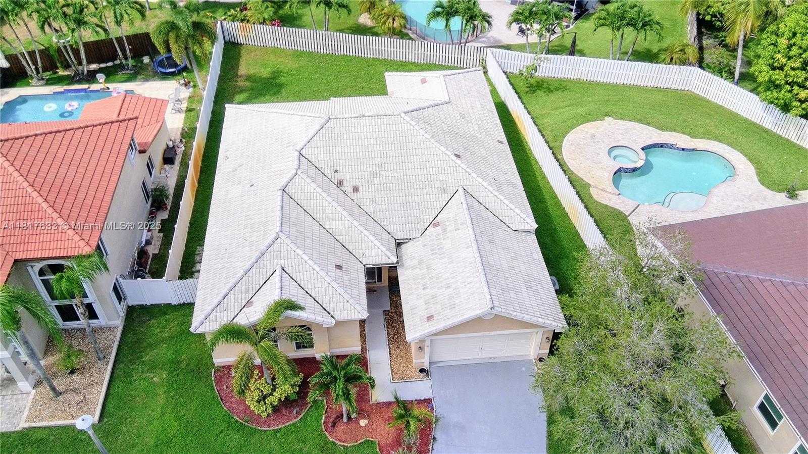 Small Image of 17820 NORTH WEST 16TH ST #17820, Pembroke Pines Number 39