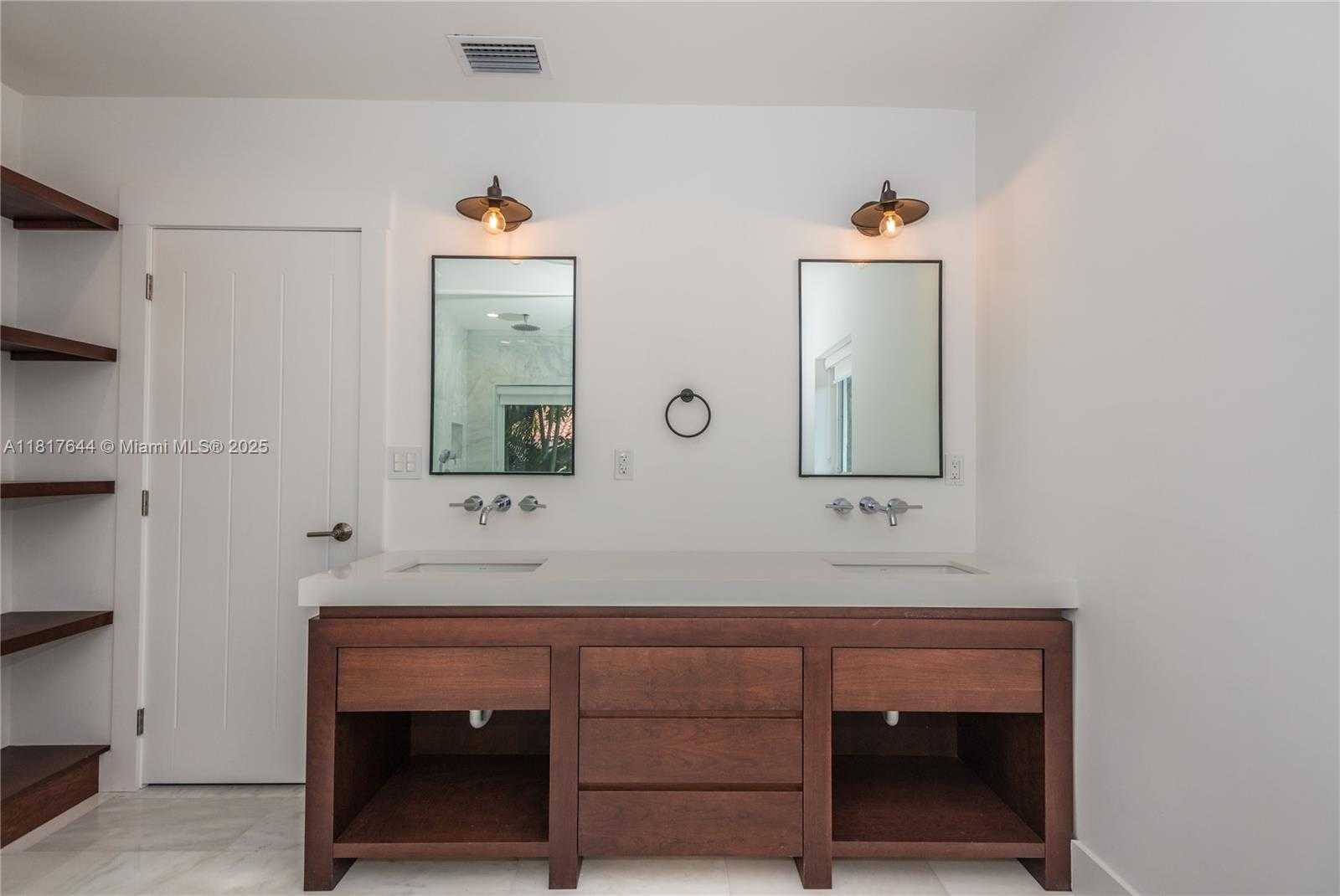 Small Image of 640 PUERTA AVE, Coral Gables Number 13