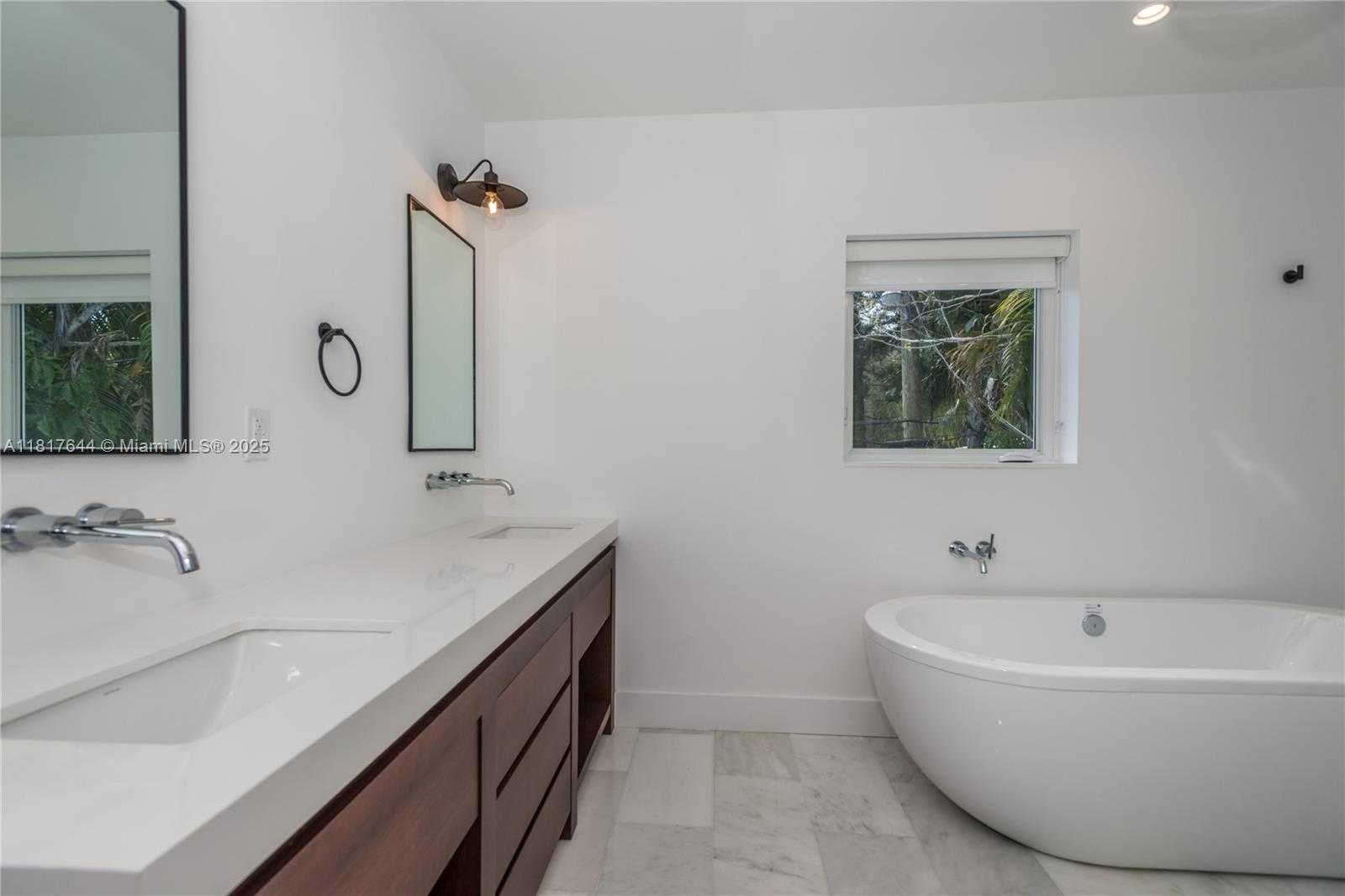 Small Image of 640 PUERTA AVE, Coral Gables Number 14