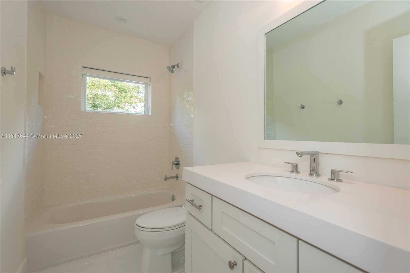 Small Image of 640 PUERTA AVE, Coral Gables Number 19