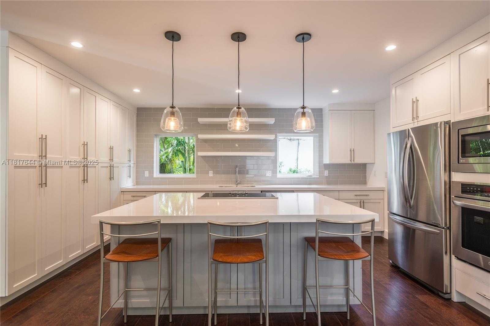 Small Image of 640 PUERTA AVE, Coral Gables Number 3