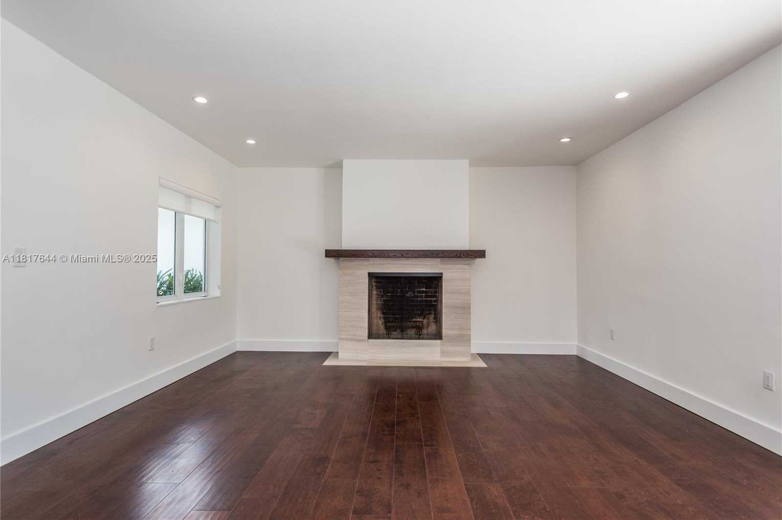Small Image of 640 PUERTA AVE, Coral Gables Number 7