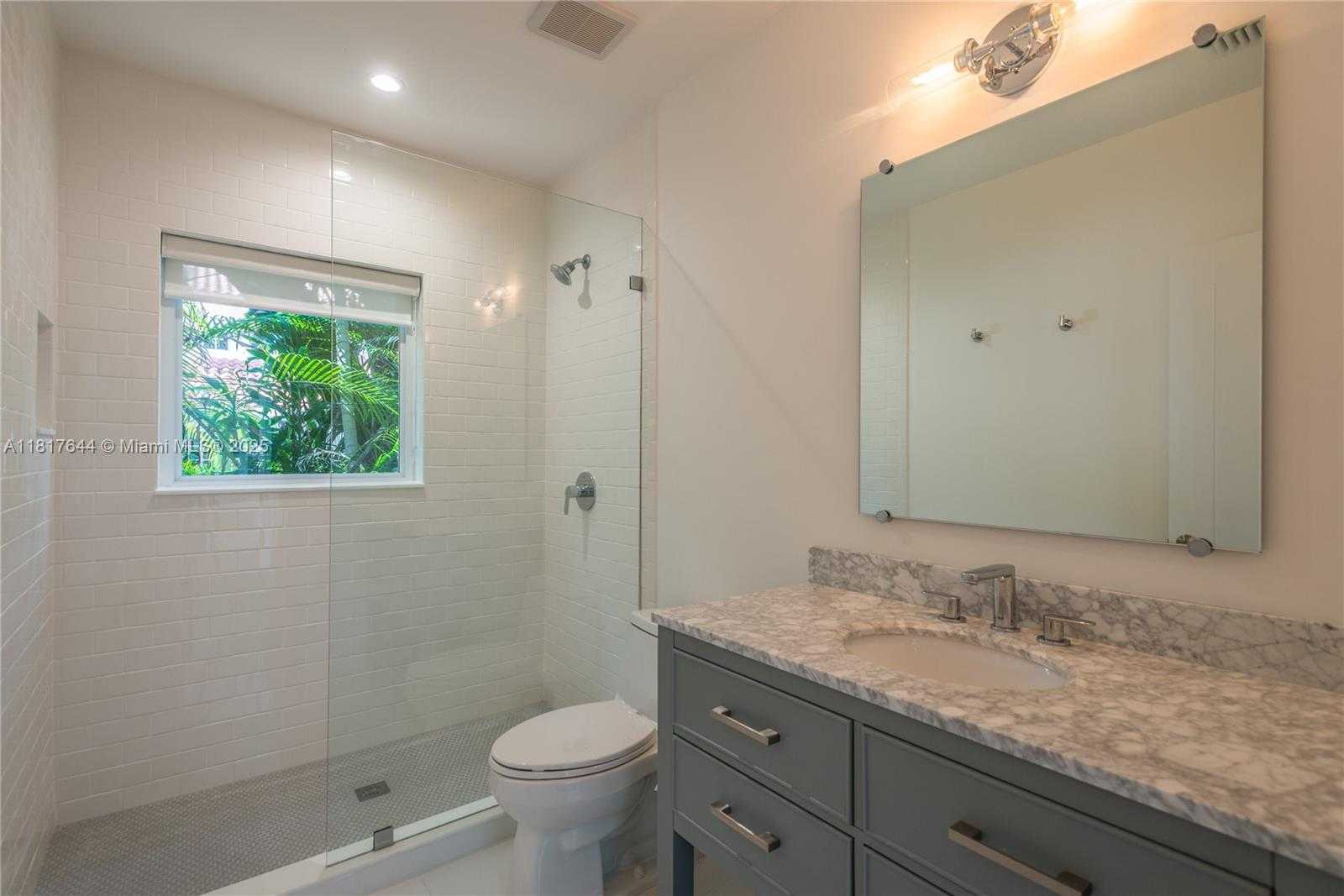 Small Image of 640 PUERTA AVE, Coral Gables Number 9