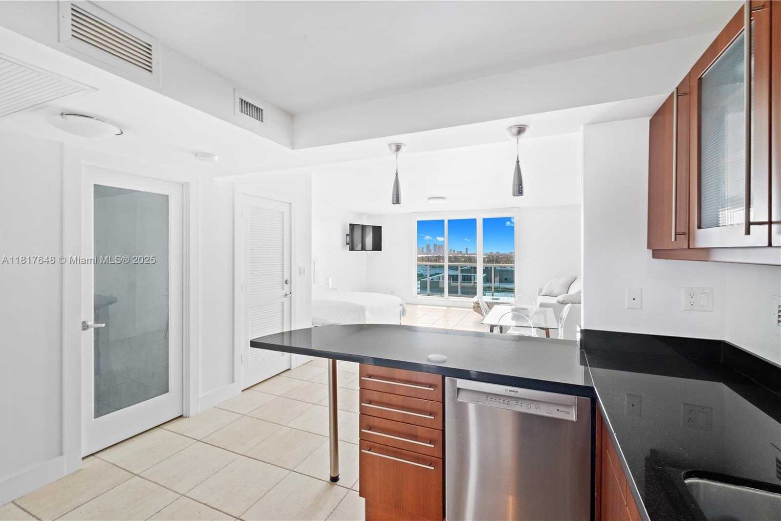 Small Image of 2301 COLLINS AVE #1229, Miami Beach Number 13