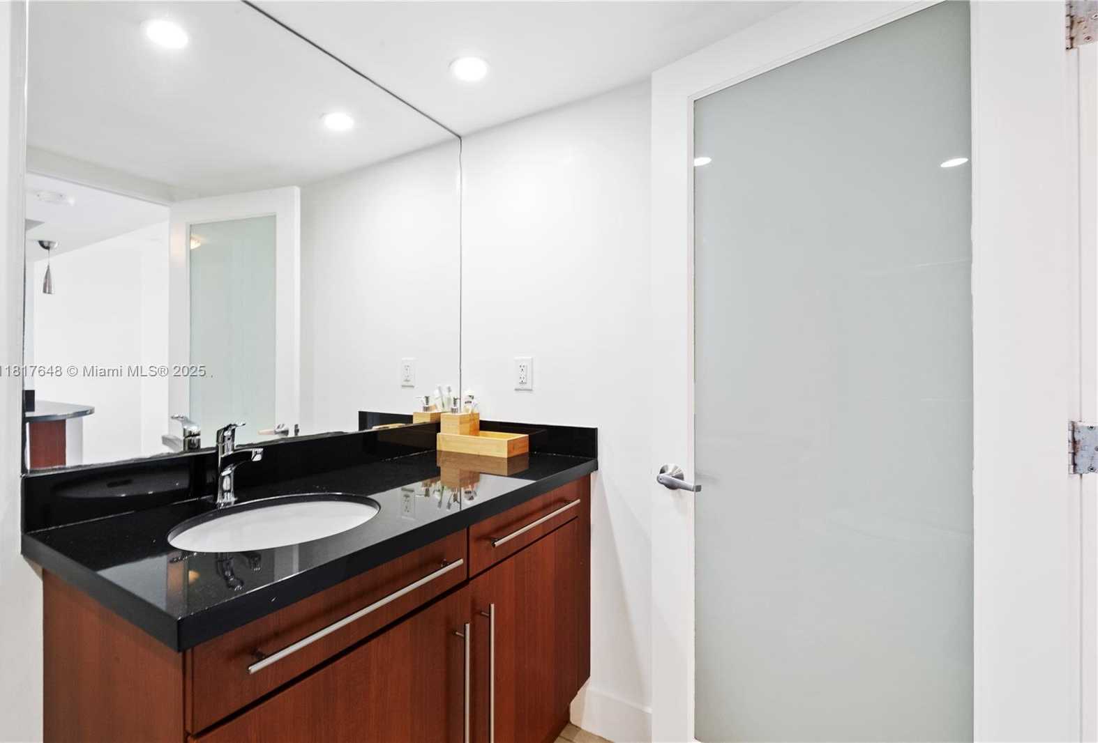 Small Image of 2301 COLLINS AVE #1229, Miami Beach Number 18