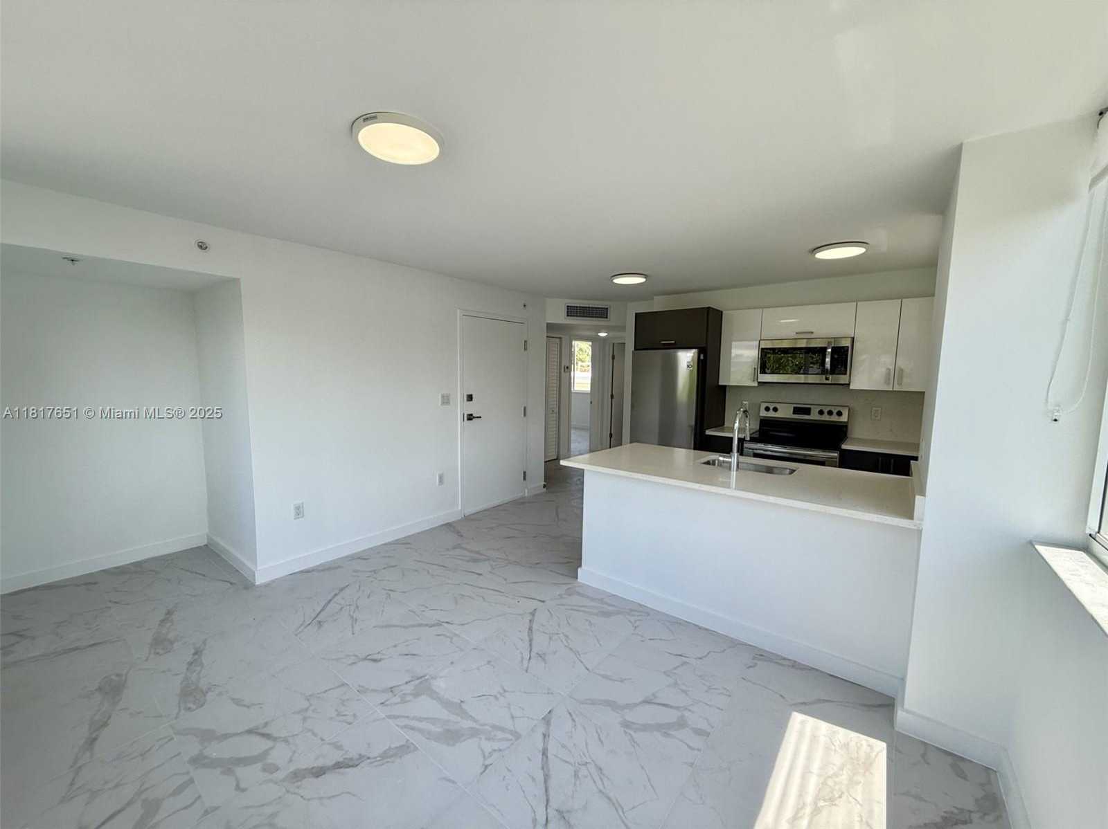 Small Image of 1552 EUCLID AVE #6, Miami Beach Number 2