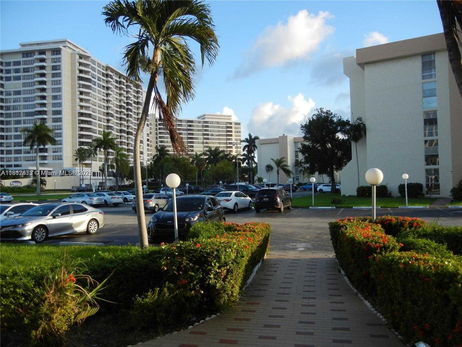 Small Image of 801 THREE ISLANDS BLVD #206, Hallandale Beach Number 2